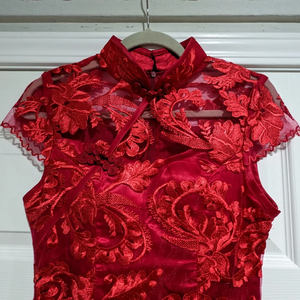 Red Lace Mermaid Chinese dress (cheongsam, qipao), Size S - Picture 4 of 7